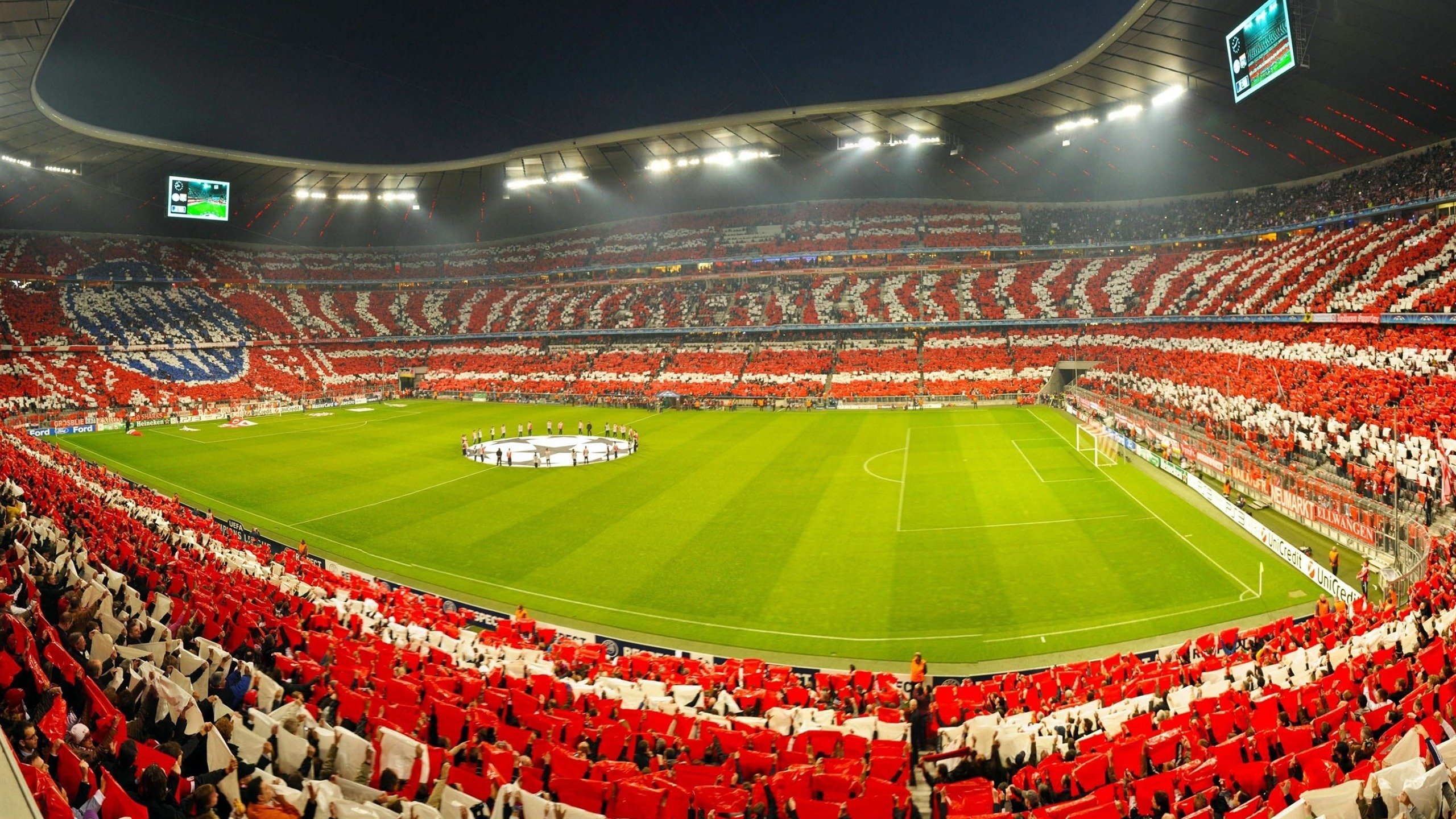 “未来之星青少年足球联赛火热进行，星光璀璨的赛场期待你”，未来之星全国青少年艺术展演