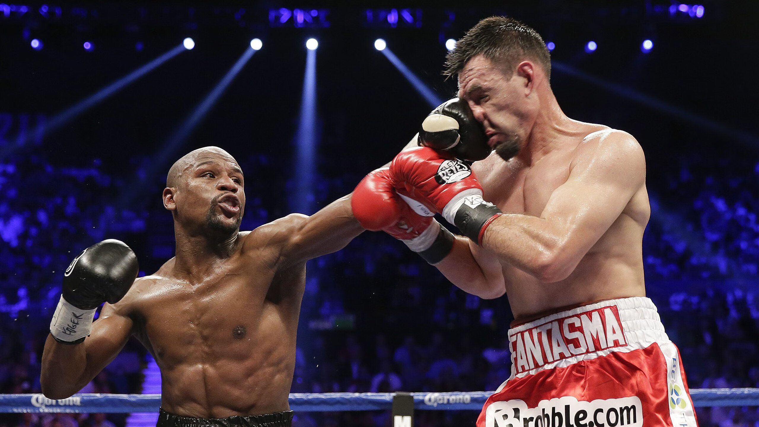 绿色创新：赛车材料向环境友好转型，绿色的赛车